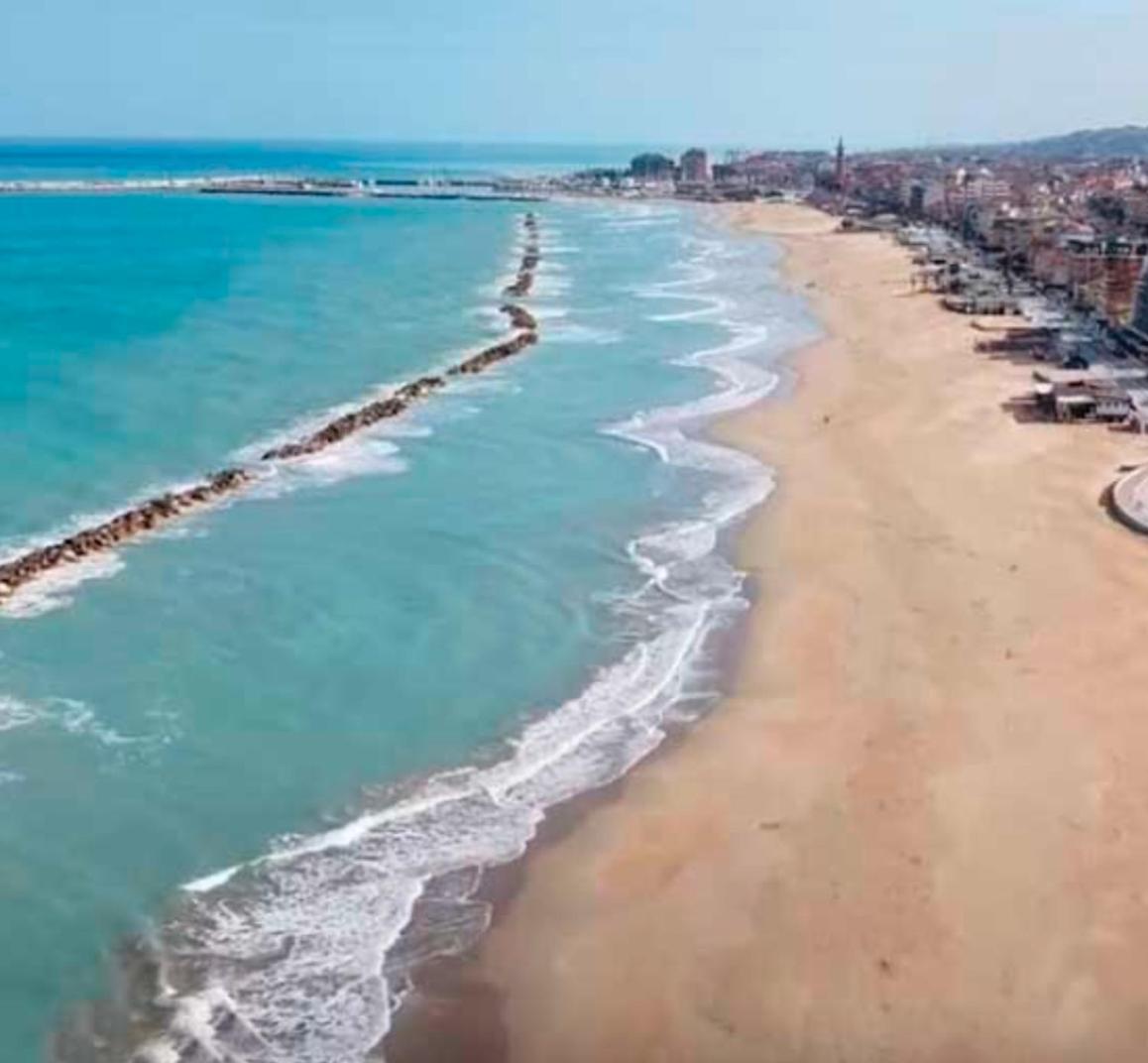Апартаменти La Voce Del Mare 3 Чивітанова-Марке Екстер'єр фото