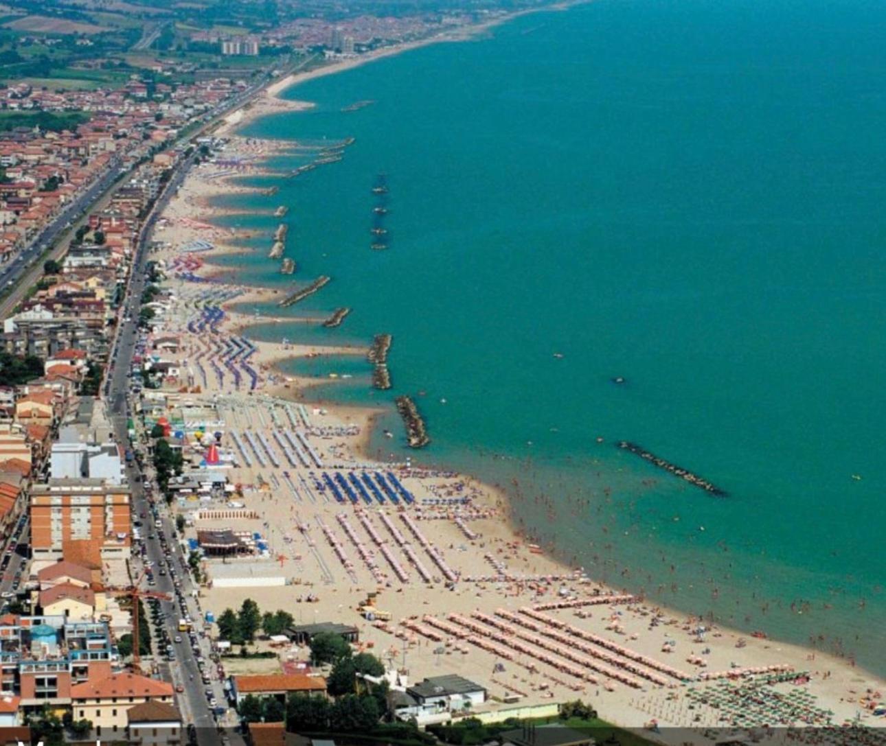 Апартаменти La Voce Del Mare 3 Чивітанова-Марке Екстер'єр фото